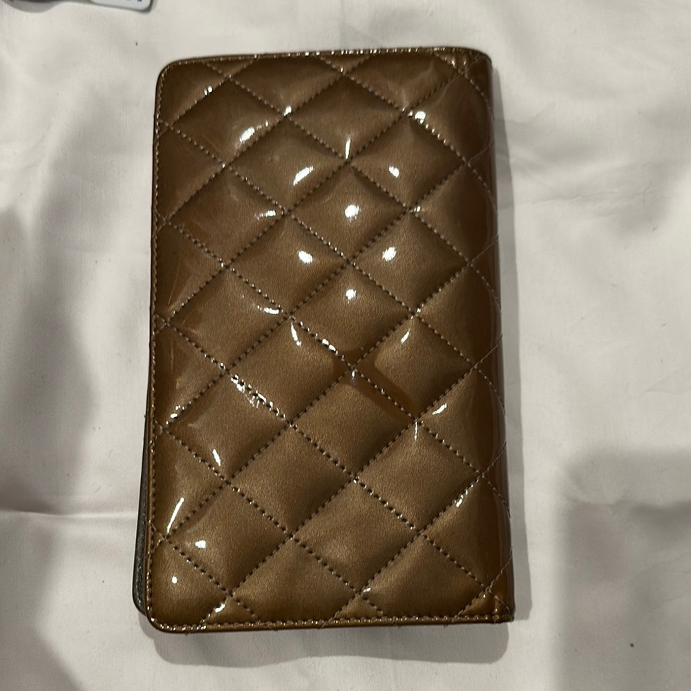 CHANEL Brown Quilted Wallet with Iconic CC Logo (SOLD) - Picture 3 of 9